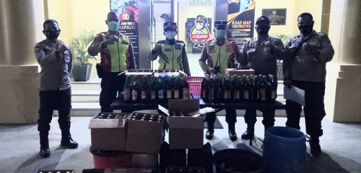 Operasi Bina Maung Berhasil Amankan Ratusan Botol Miras dan PSK