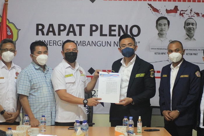 Terima SK Ketua KT Banten, Wagub Andika Didorong Jadi Ketum KT Nasional