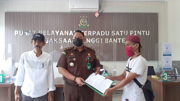 Diduga Lakukan Pungli Tahun Baruan, Oknum Pegawai KCD Lebak Dindikbud Banten Dilaporkan ke Kejati