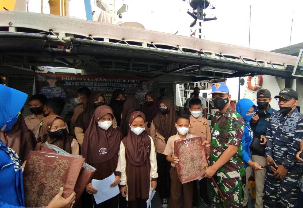 TNI AL Banten Gelar Vaksinasi Usia 6-11 Tahun, Di Atas Kapal Perang