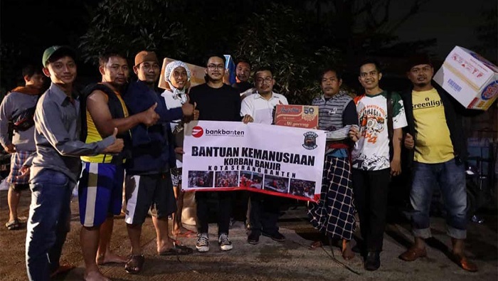 Bank Banten Cabang Serang Dan Komunitas Off Roader Banten Adventure 4×4; Turun Bantu Korban Banjir Kota Serang