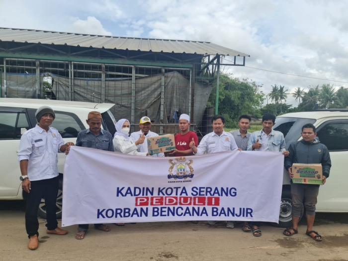 Kadin Kota Serang Bantu Korban Banjir di Kawasan Banten Lama