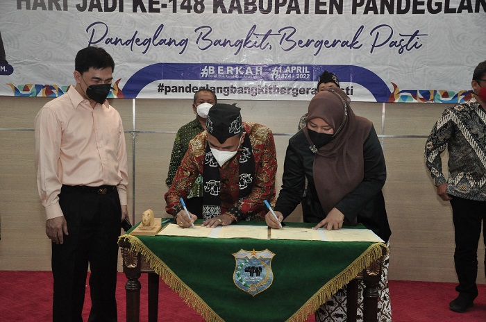 Bank Banten Tandatangani MOU Layanan Perbankan dengan Pemkab Pandeglang