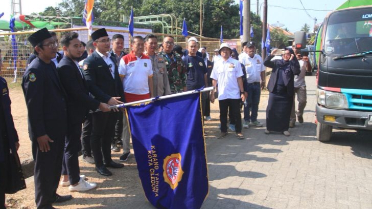 Peringati BBKT Ke-63, Andika Hazrumy Serahkan Bantuan Air Bersih Untuk Warga