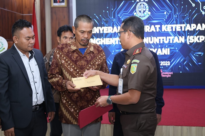 Terima Surat Ketetapan Penghentian Penuntutan, Kajati Banten: Muhyani Bersih Dari Status Tersangka