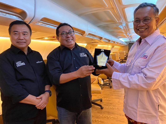 Sebagai Bentuk Kemitraan, SMSI Sematkan Atribut Kepada Sekretaris DPD PDIP Lampung