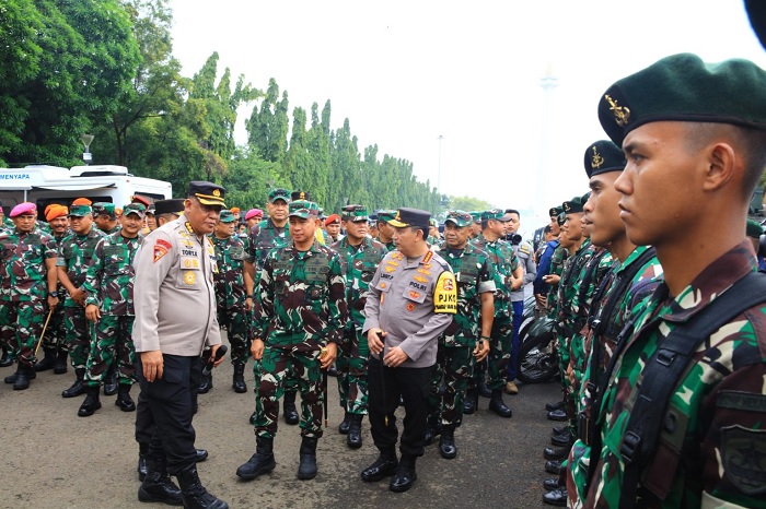 Kapolri dan Panglima TNI Cek Kesiapan Pasukan Pengamanan Pemilu 2024