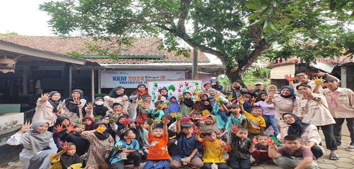 Peringati HAN 2024, Kelompok 31 KKM UPG Bersama Komunitas Banten Ceria Berikan Edukasi Dampak Buruk Bullying di Kampung Jambu Cinangka