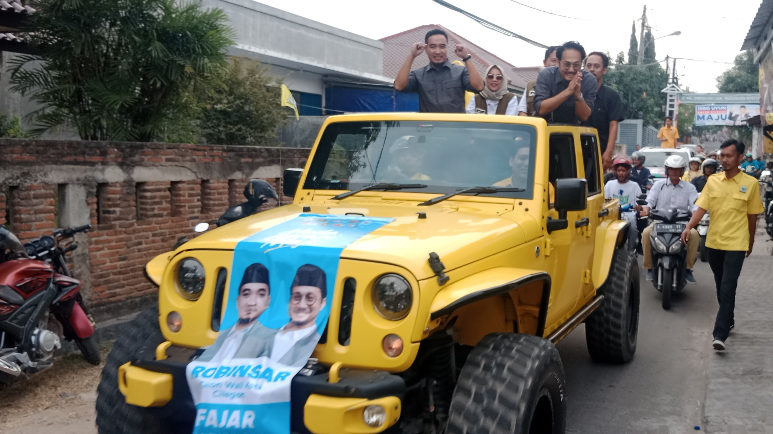 Daftar Ke KPU Cilegon, Paslon Robinsar-Fajar Naik Rubicon