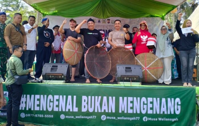 Peringati HUT RI ke 80, Wakil Ketua Komisi II DPRD Banten Gelar Lomba Nyair dan Gogo