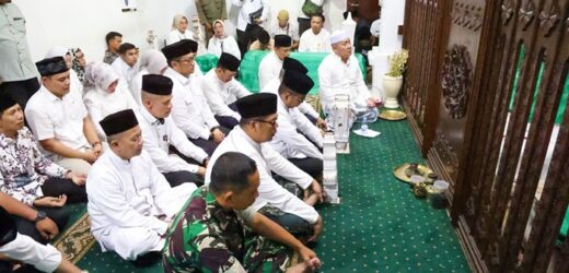 Rangkaian HUT Ke-25 Provinsi Banten, Andra Soni Ziarah ke Makam Sultan Maulana Hasanuddin