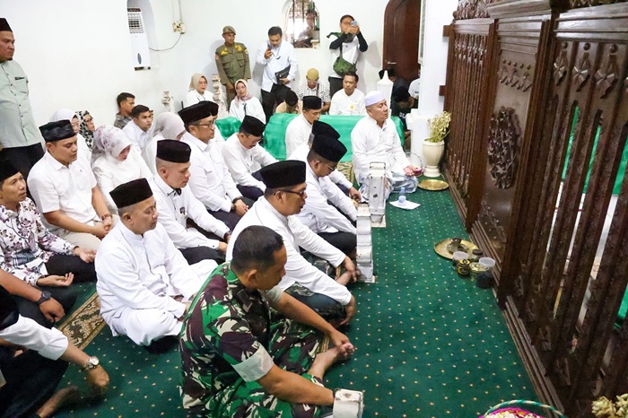 Rangkaian HUT Ke-25 Provinsi Banten, Andra Soni Ziarah ke Makam Sultan Maulana Hasanuddin