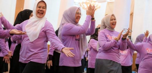 Peringati Hari Ibu, Ratusan Lansia Banten Line Dance “Bergerak Bersama Lansia Sehat”