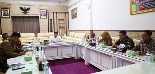 Perkuat Ekosistem Keuangan Daerah, Wagub  Fasilitasi Tiga Pemkab Pindahkan RKUD ke Bank Banten