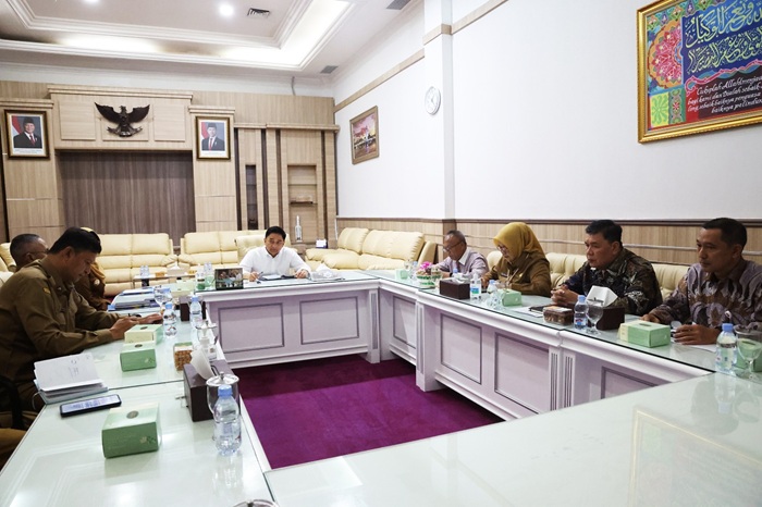 Perkuat Ekosistem Keuangan Daerah, Wagub Fasilitasi Tiga Pemkab Pindahkan RKUD ke Bank Banten
