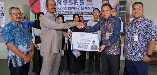 Reses di SMKN 1 Cilegon, Furtasan Salurkan PIP Rp459 Juta untuk 273 Siswa