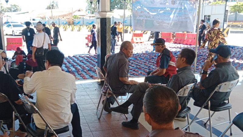 Gapasdap Merak Bagikan 2500 Paket Daging Kurban untuk Ribuan Warga Sekitar Pelabuhan